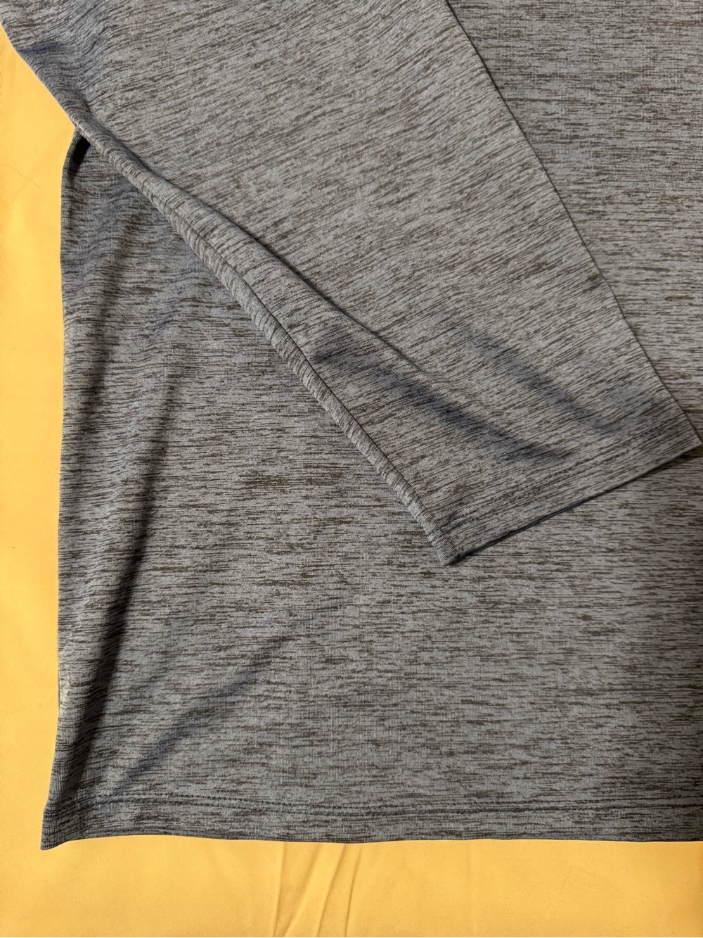 Vineyard Vines Men’s Long-Sleeve Performance Tee — Heather Gray Like Logo XL - Picture 4 of 10